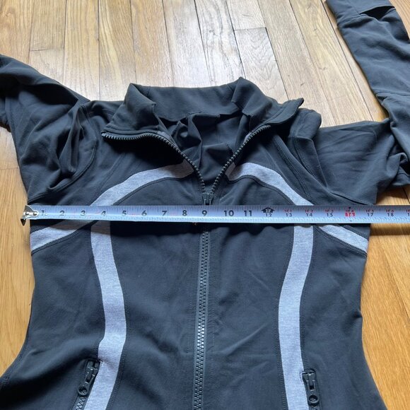 Lululemon Size 8 Black & Gray Long Sleeve Thumbholes Full Zip Luon Define Jacket - Picture 8 of 14